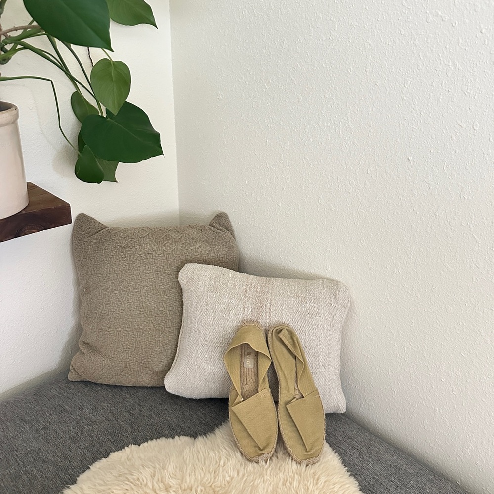 L.L. Bean Canvas Shoes size 9